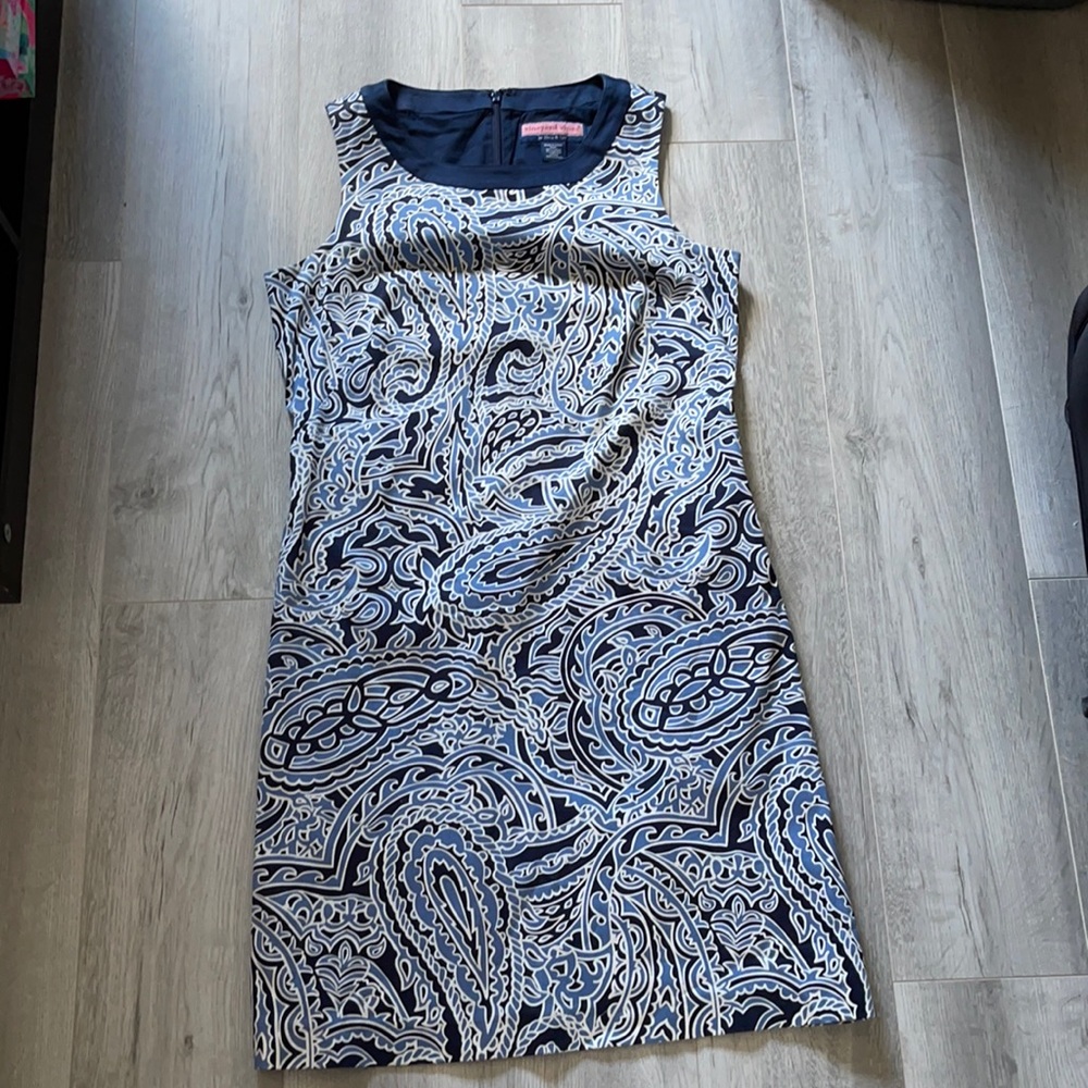 Vineyard Vines shift dress size 4